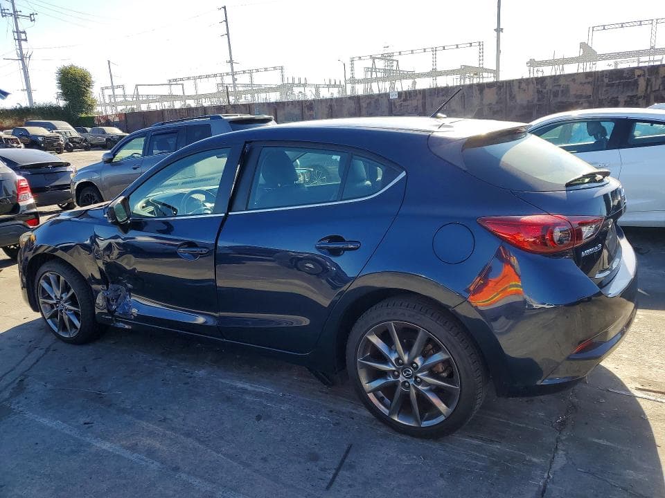 2018 MAZDA 3 TOURING 2
