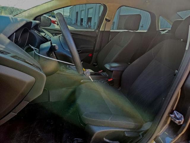 2017 FORD FOCUS SE 7