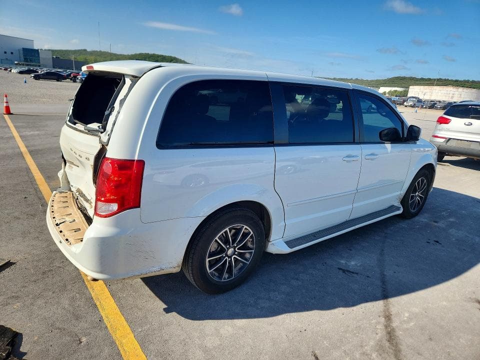 2017 DODGE GRAND CARAVAN SE 3
