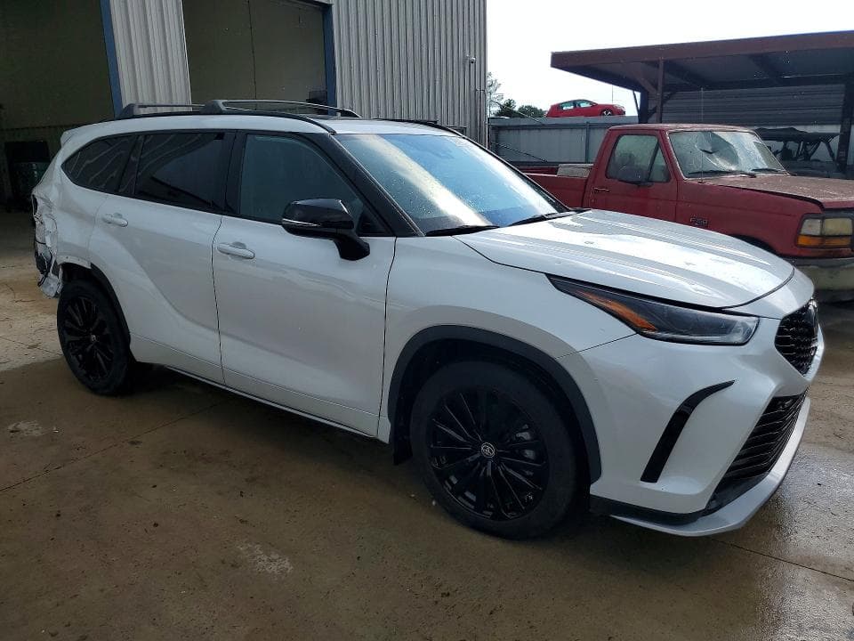 2024 TOYOTA HIGHLANDER XSE 4