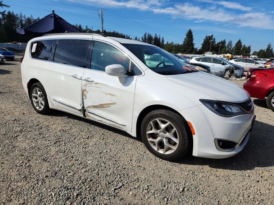 2017 CHRYSLER PACIFICA TOURING L 4
