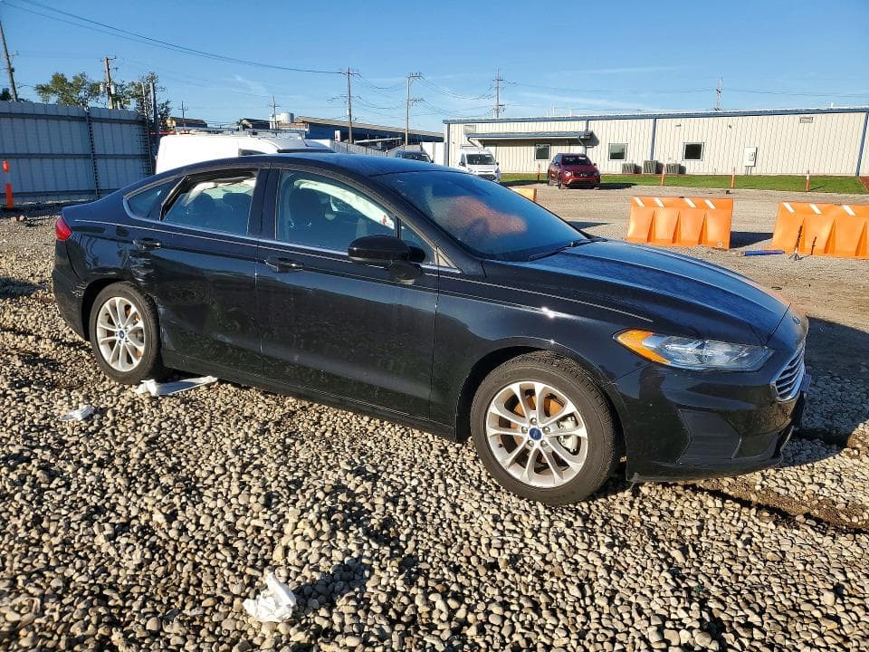 2019 FORD FUSION SE 4