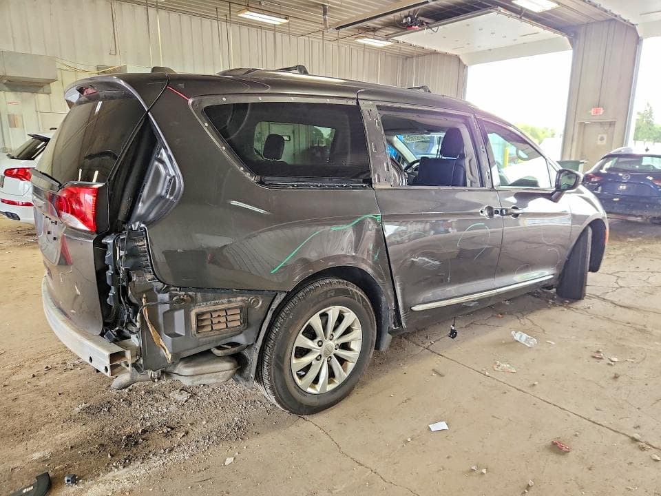 2018 CHRYSLER PACIFICA TOURING L PLUS 3