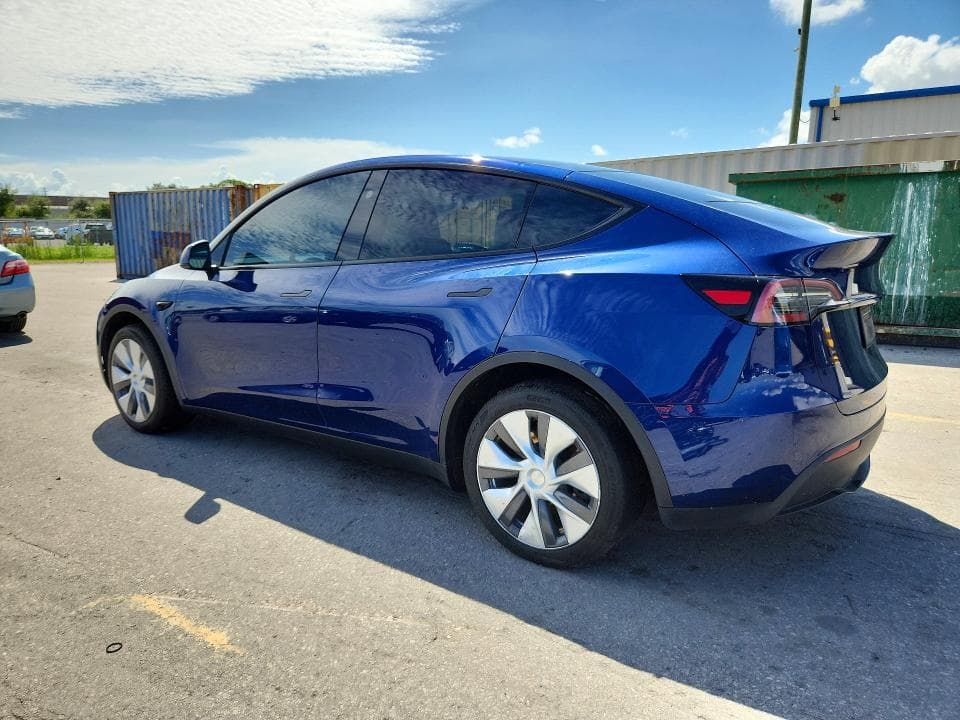 2024 TESLA MODEL Y 2