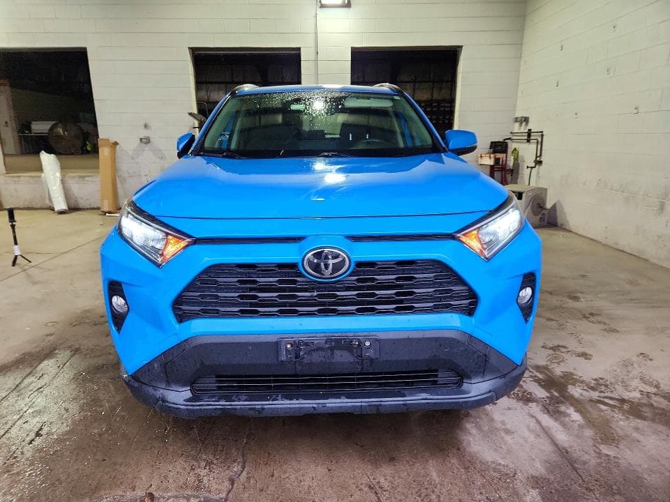 2019 TOYOTA RAV4 XLE 5