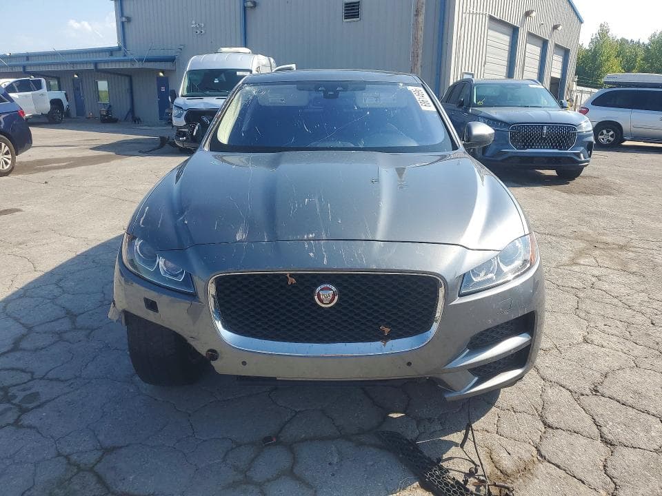 2017 JAGUAR F-PACE PREMIUM 5