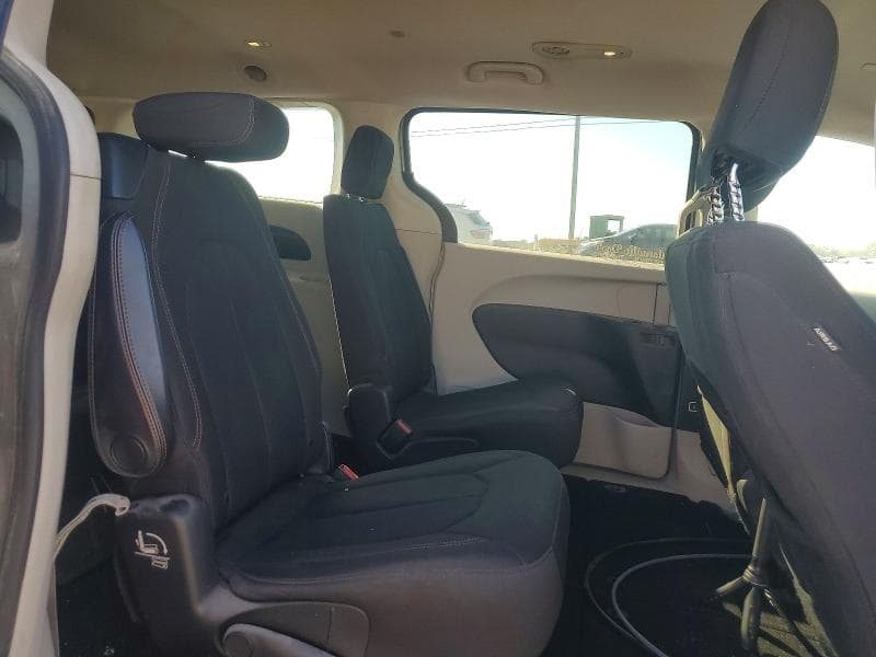 2017 CHRYSLER PACIFICA TOURING 11