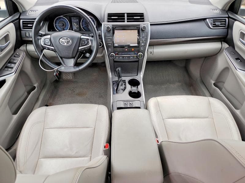 2017 TOYOTA CAMRY XLE 8