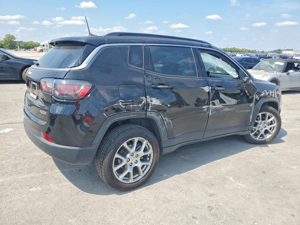 2022 JEEP COMPASS LATITUDE LUX 3