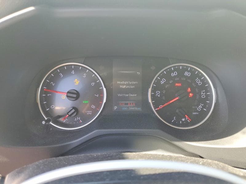 2021 TOYOTA RAV4 XLE 9