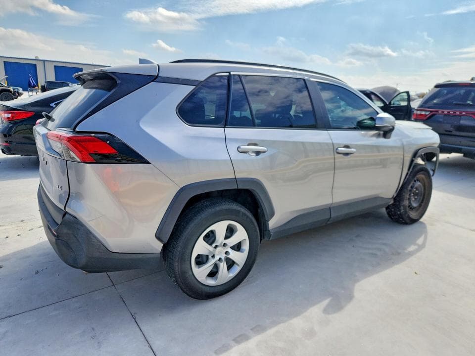 2020 TOYOTA RAV4 LE 3