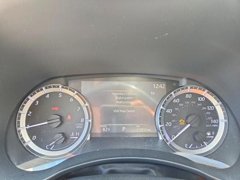 2023 TOYOTA HIGHLANDER XLE 9