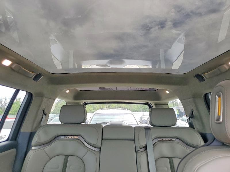 2023 RIVIAN R1S ADVENTURE 10