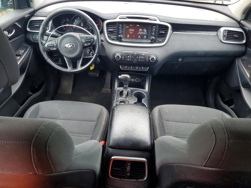 2017 KIA SORENTO LX 8