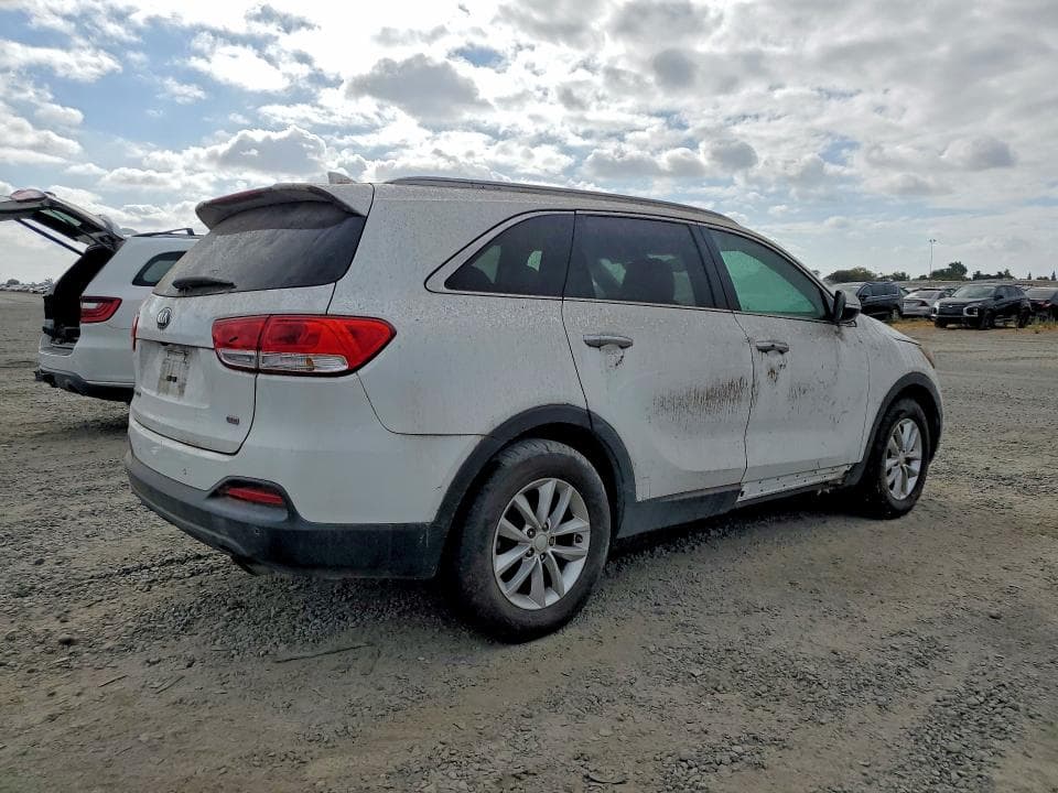 2017 KIA SORENTO LX 3