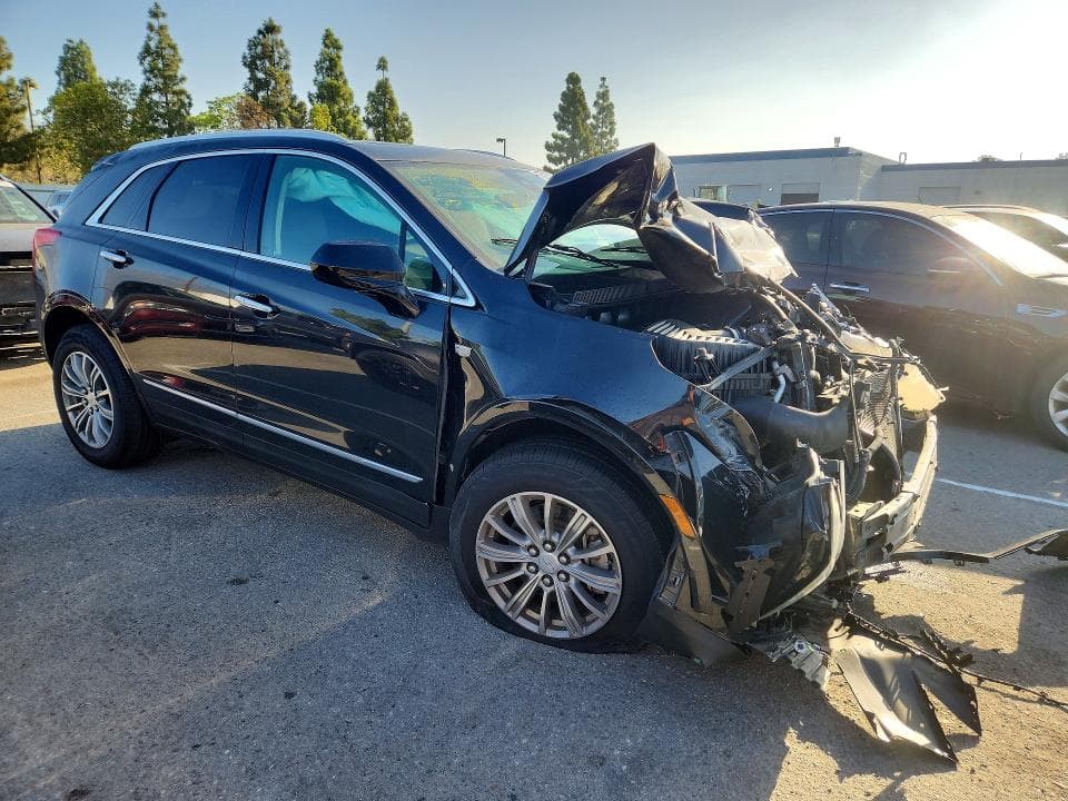 2017 CADILLAC XT5 LUXURY 4