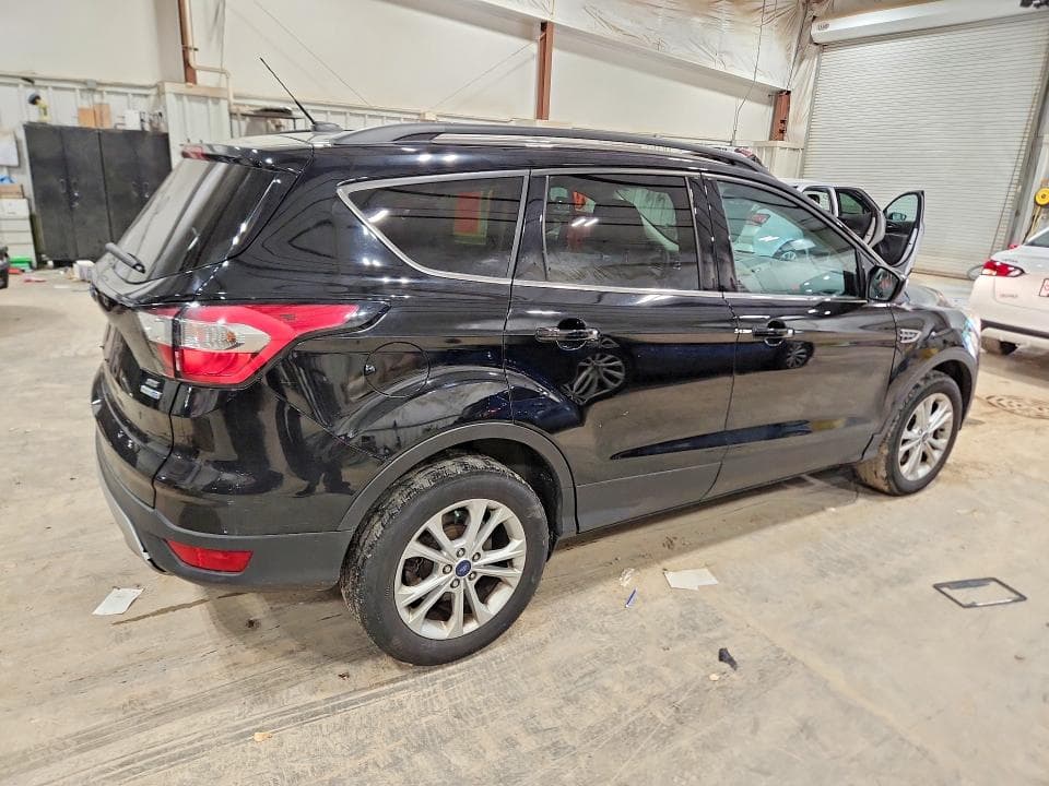 2017 FORD ESCAPE SE 3