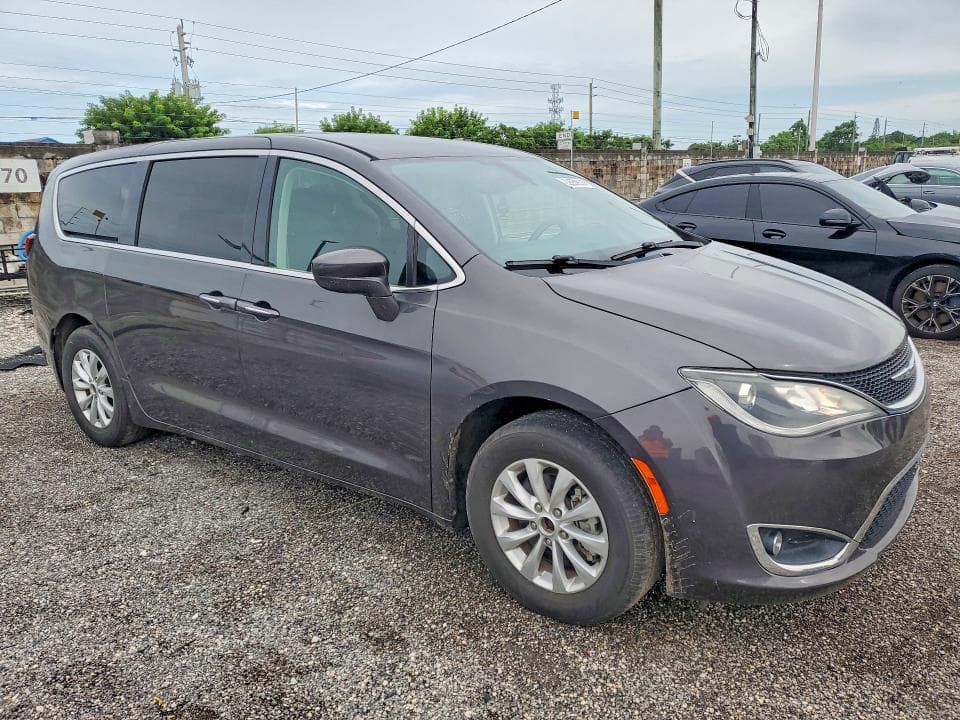 2019 CHRYSLER PACIFICA TOURING PLUS 4