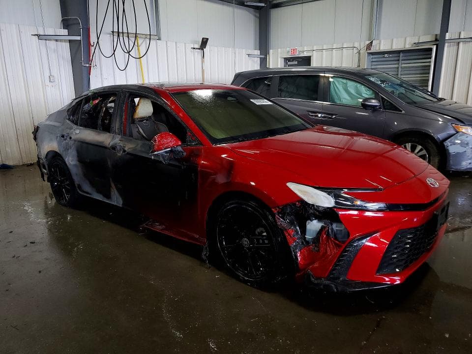 2025 TOYOTA CAMRY SE 4