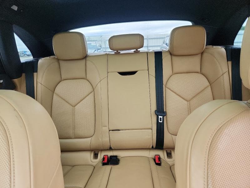2018 PORSCHE MACAN 10