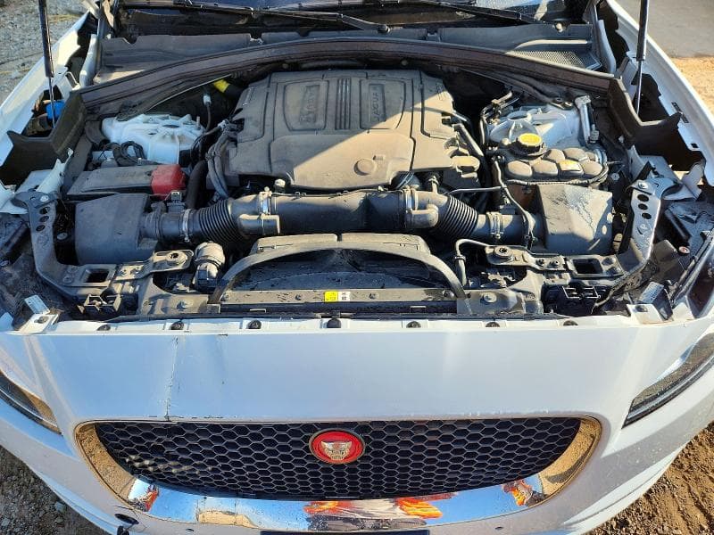 2017 JAGUAR F-PACE PRESTIGE 12