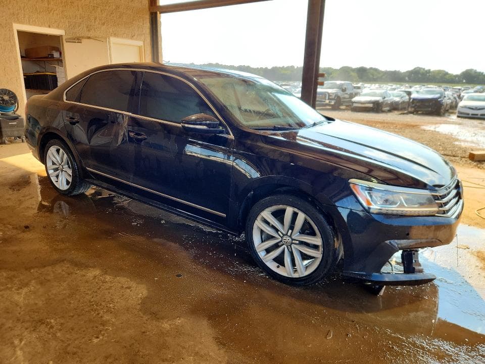 2017 VOLKSWAGEN PASSAT SE 4