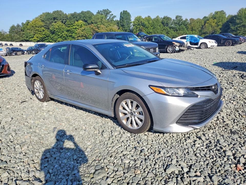 2020 TOYOTA CAMRY LE 4