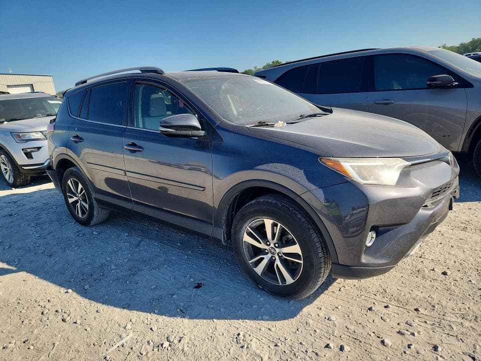 2017 TOYOTA RAV4 XLE 4