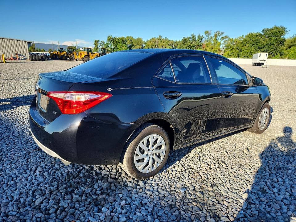 2017 TOYOTA COROLLA LE 3