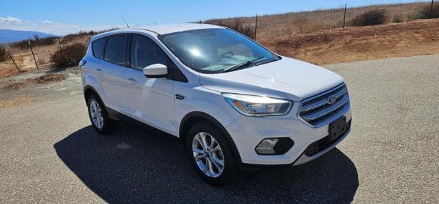 2017 FORD ESCAPE SE - 1