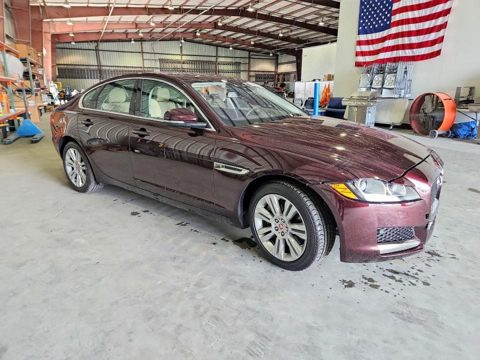 2017 JAGUAR XF PREMIUM 4