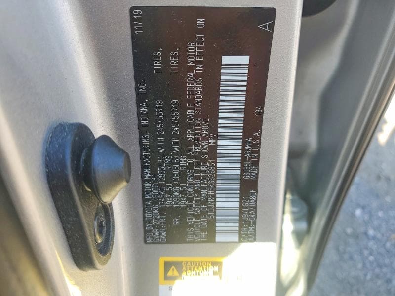 2019 TOYOTA HIGHLANDER SE 13