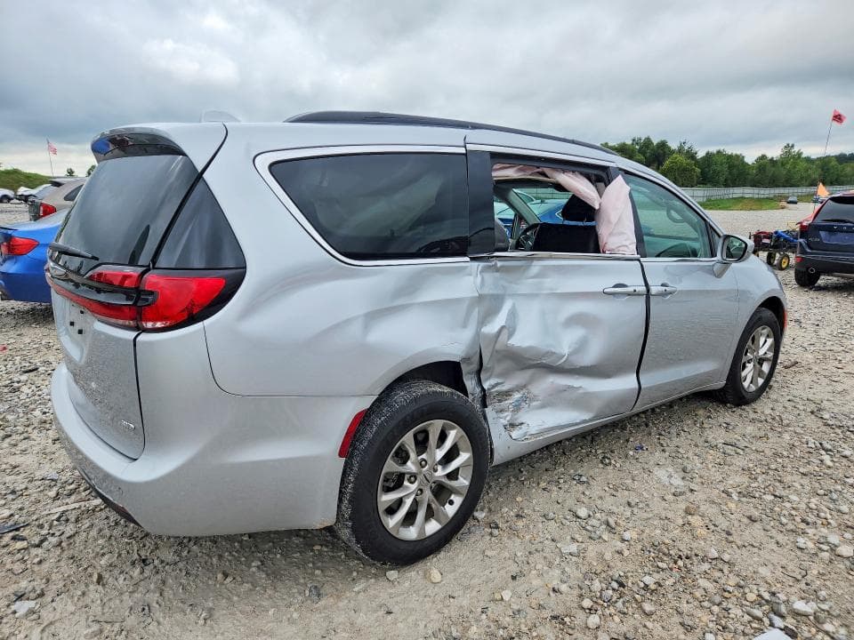 2022 CHRYSLER PACIFICA TOURING L 3