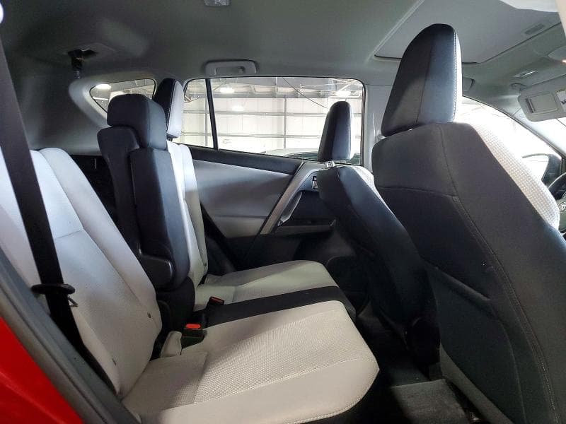 2018 TOYOTA RAV4 XLE 11