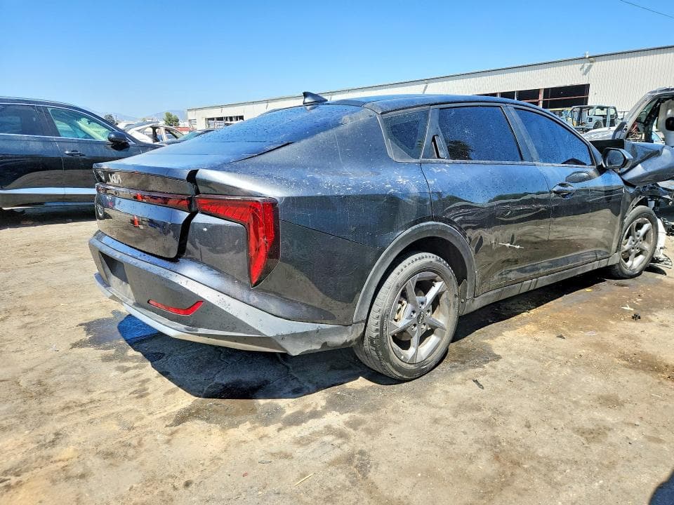 2025 KIA K4 LXS 3