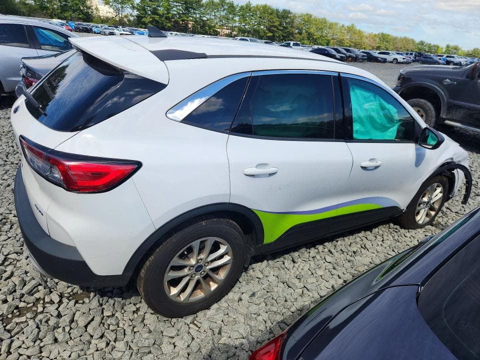 2022 FORD ESCAPE SE 3