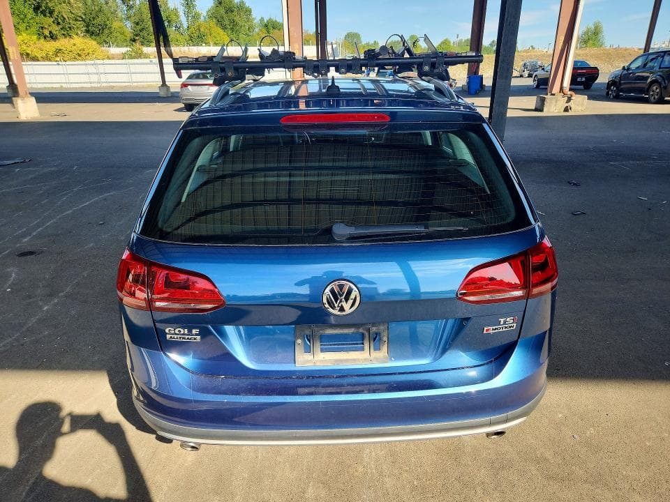 2017 VOLKSWAGEN GOLF ALLTRACK S 6