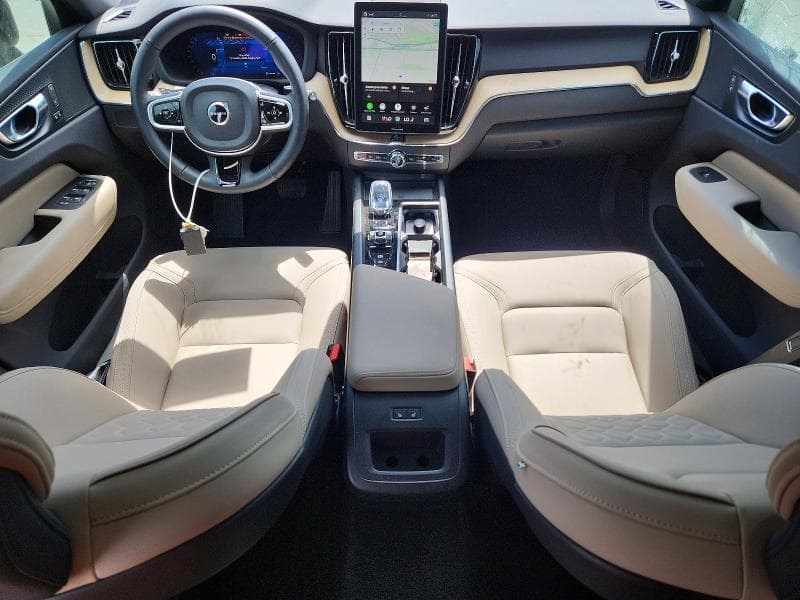 2026 VOLVO XC60 PLUS 8