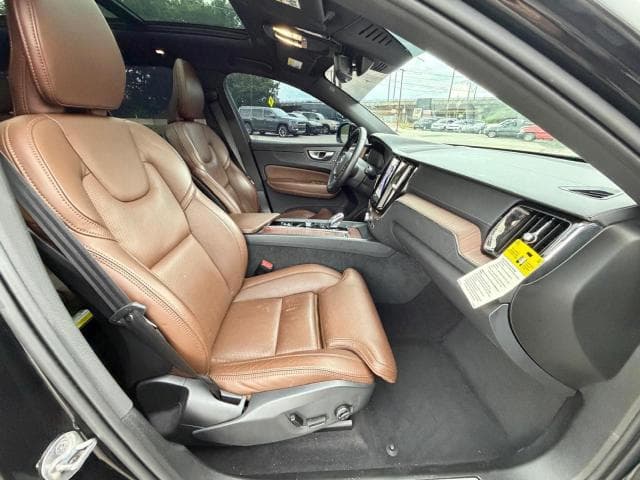 2024 VOLVO XC60 ULTIMATE 5