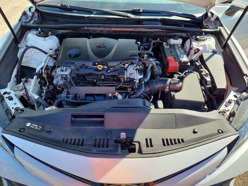 2020 TOYOTA CAMRY XLE 11