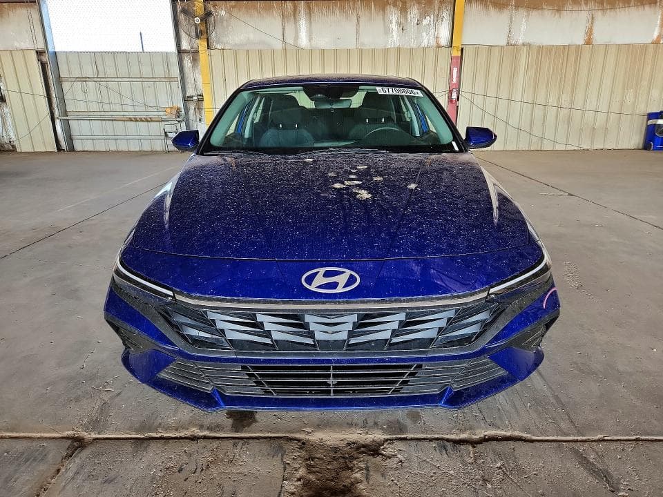 2025 HYUNDAI ELANTRA SE 5