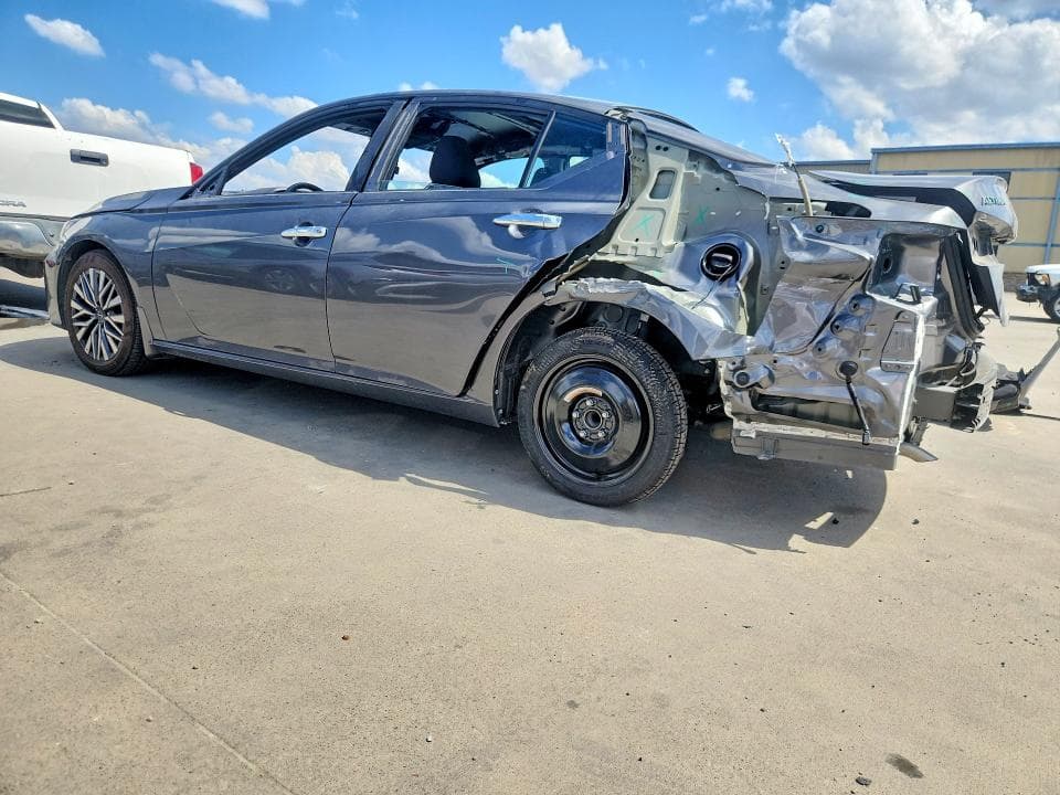 2025 NISSAN ALTIMA SV 2