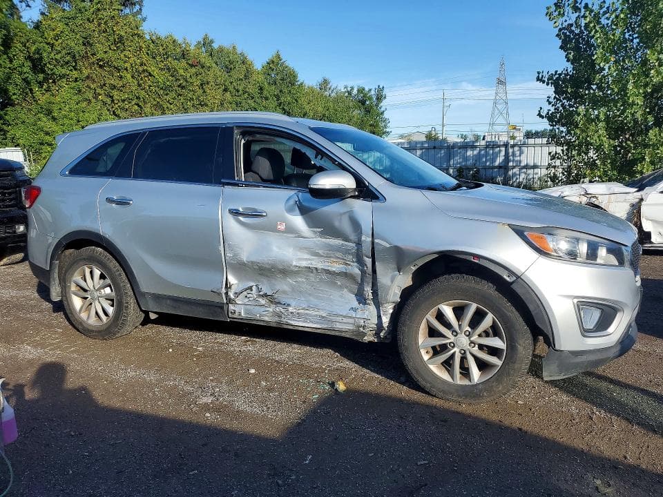 2017 KIA SORENTO LX 4