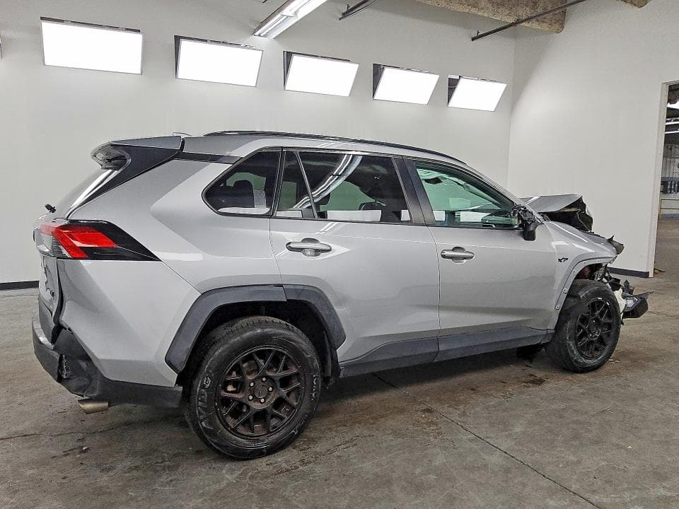 2021 TOYOTA RAV4 LE 3