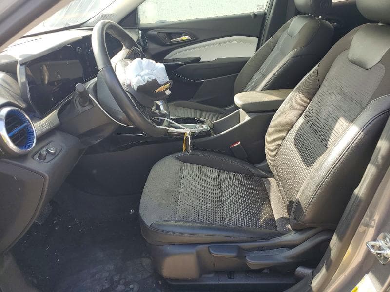 2025 CHEVROLET TRAX 1LT 7