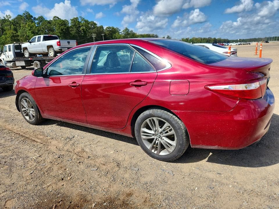 2017 TOYOTA CAMRY SE 2