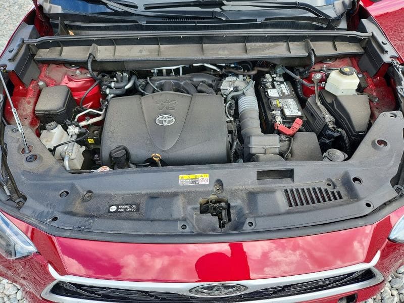 2021 TOYOTA HIGHLANDER XLE 12