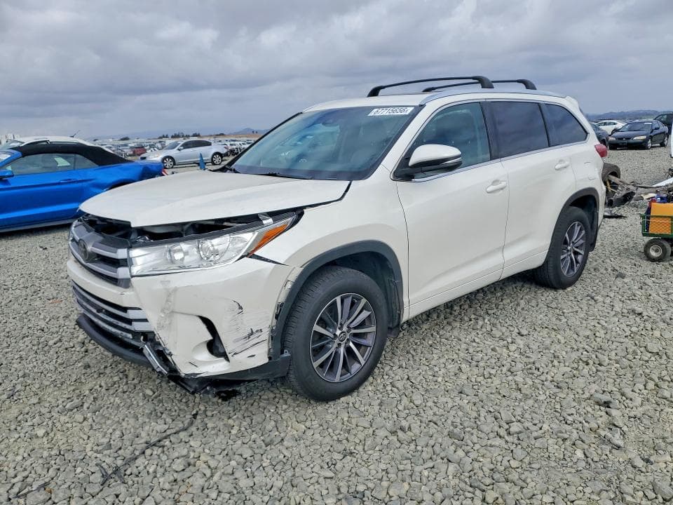 2017 TOYOTA HIGHLANDER XLE - 1