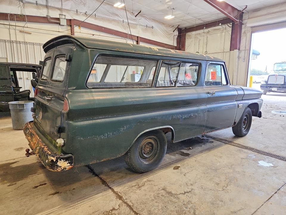 1966 CHEV SUBURBAN 3