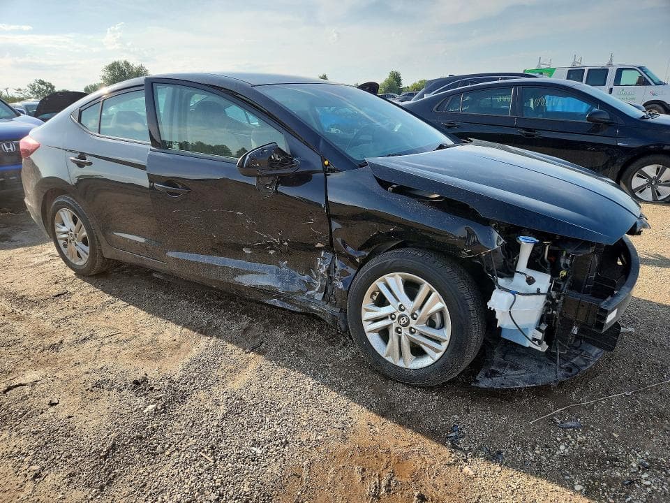 2019 HYUNDAI ELANTRA SEL 4